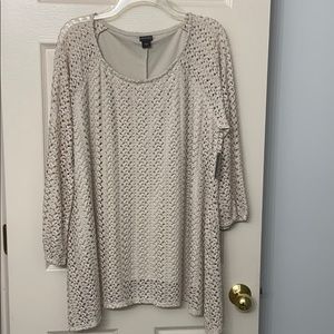 NWT Beautiful Open knit sweater with lined tank